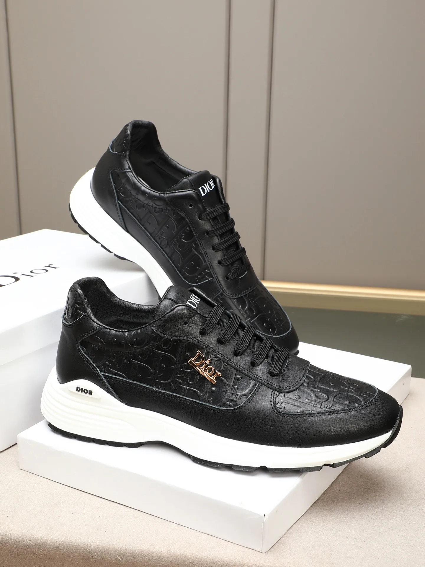 🆕🆕🆕Men's Shoes💰P460 Dior's avant-garde and versatile fashionable men's shoes are privately modeled, calfskin embossed, fashionable, simple, stylish, more eye-catching and more classy. It will subvert the old idea and be a must-have for fashionistas who want to spend time with you! Must keep it for yourself! High-end comfort and low-end, high-end quality workmanship. Code number: 38-44 (45 customized) 3 colors for your choice [kiss][kiss][kiss]